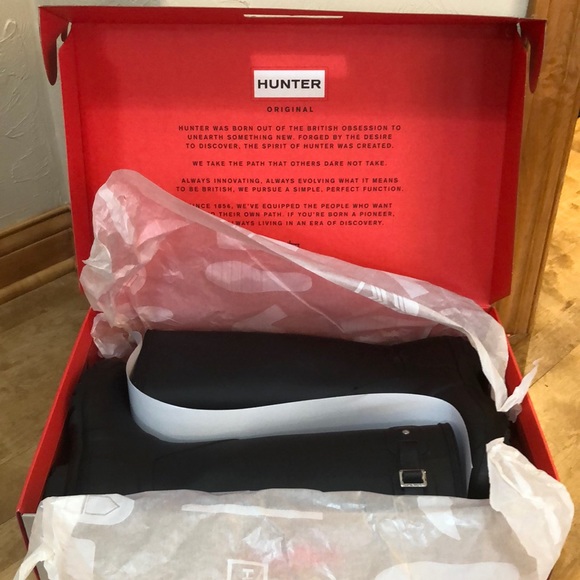 Hunter rain boots size 9 with original box and wrapping - Picture 3 of 12